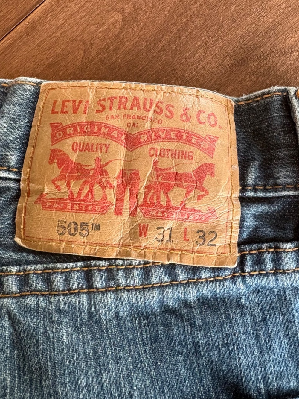 Levi Strauss & Co 505 Mens Jeans Regular Fit Blue Denim Size 31x34 - Picture 4 of 14